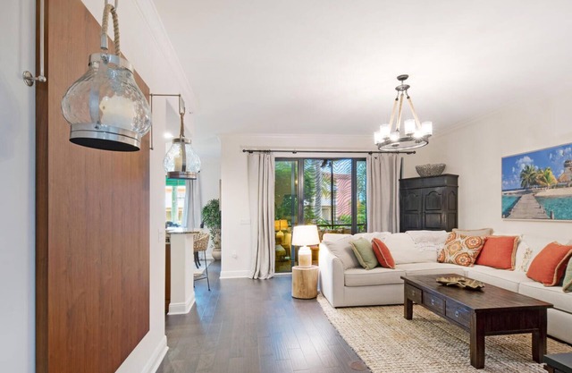 Stunning 2 bedroom- 2 bathroom Oasis in a Luxury Resort!