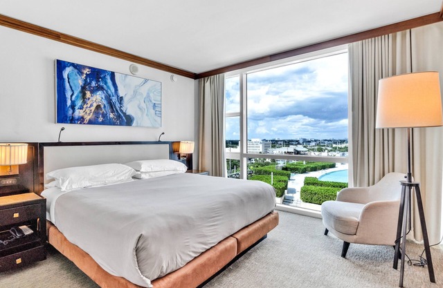 Stunning 2BR 2Bath on 8th floor @Carillon Miami Wellness Resort