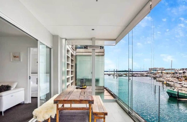 Stunning 2BR + Viaduct Views+Parking Zodiak Stays