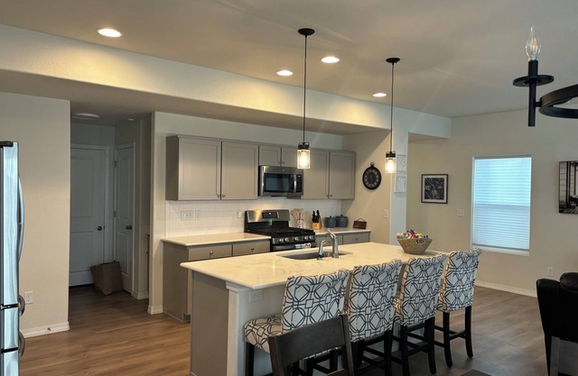Stunning 3-bedroom house in terrific Colorado Springsneighborhood.