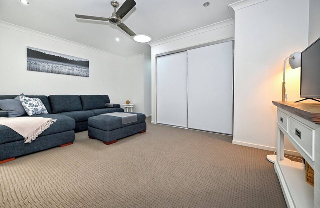 Stunning, 3 bedroom, 2 bath house for 6 guests, the perfect Sunny Coast getaway
