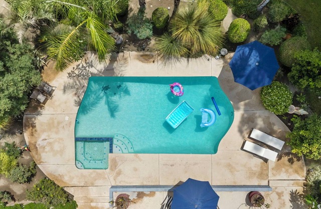 Stunning 3-Bedroom Home on the Golf Course with Pool – Your Desert Oasis Awaits!
