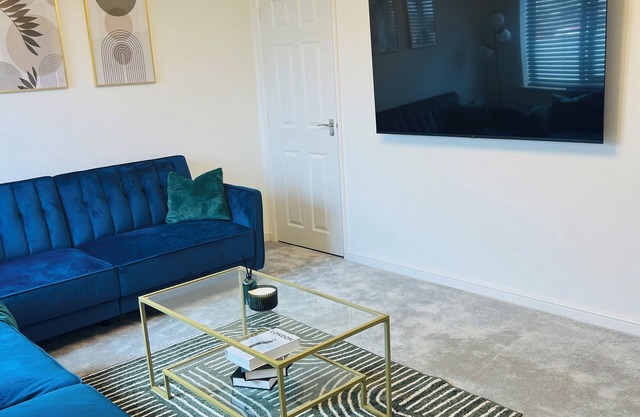 Stunning 3-Bedroom Detached House in Grimsby