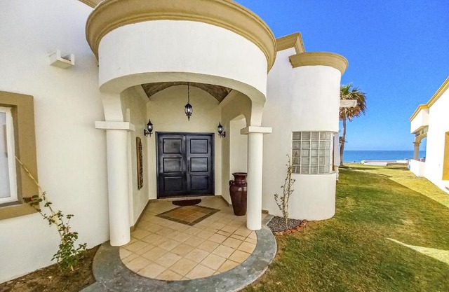 Stunning 3 Bedroom Beach Villa on Sandy Beach at Las Palmas Beachfront Resort V4 villa