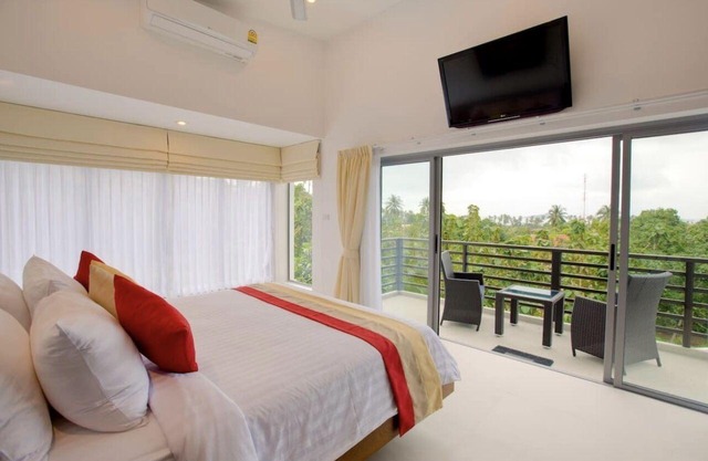 Stunning 3 BR Pool Vila SDV040