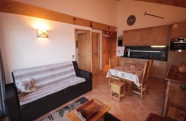 Stunning 3-Room Apartment for 6 with Pool Access in Bisanne 1500