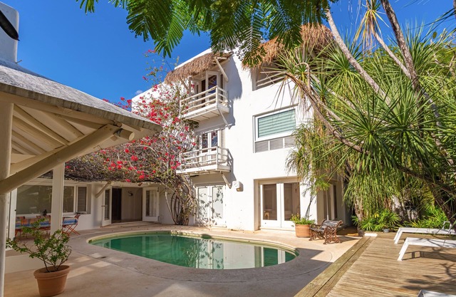 Stunning 3BR Villa Playacar Phase 1