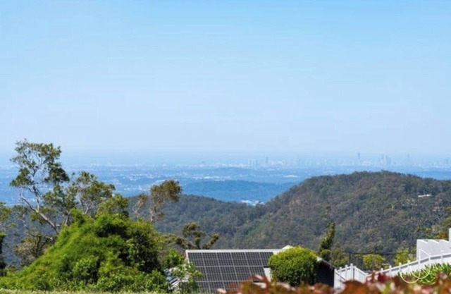 Stunning 4-Bedroom Home with Breath-taking Gold Coast City Views!
