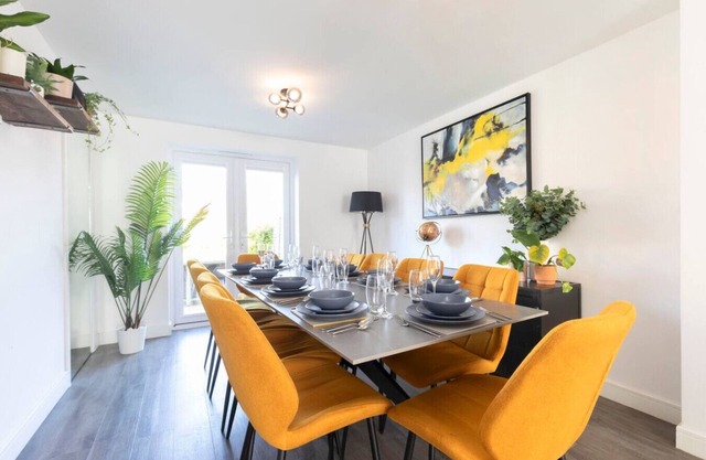 Stunning 4 Bed 3 Bathroom Home