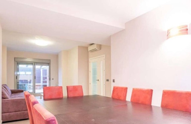 Stunning 4 bedroom 3 bathrooms apartment with 2 parking spaces Open