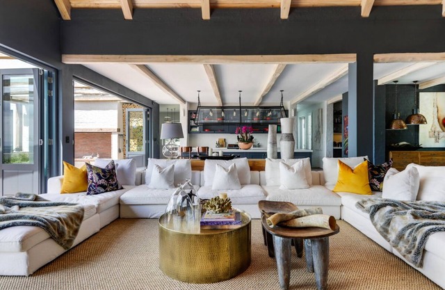 Stunning 4 bedroom home with amazing views