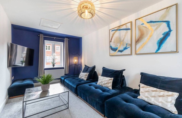 Stunning 5-Bedroom 4-Bath Home with Parking
