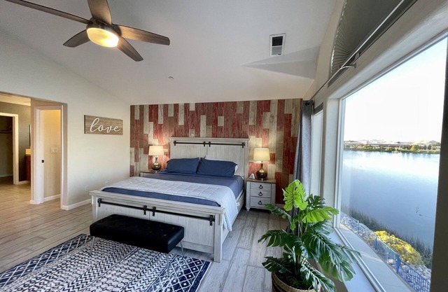 Stunning 5 bedroom Home: Breathtaking Views in Sparks Marina - Reno