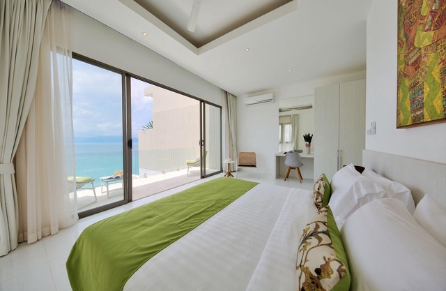 Stunning 5BDR Villa Sublime Oceanview, Private Infinity Pool, 5 min to the beach