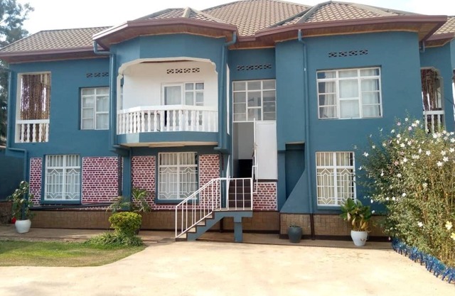 Stunning 6-Bed Apartment in Kigali
