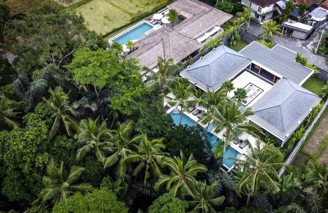 Stunning 6 BR Paradise w Infinity Pool Jungle View