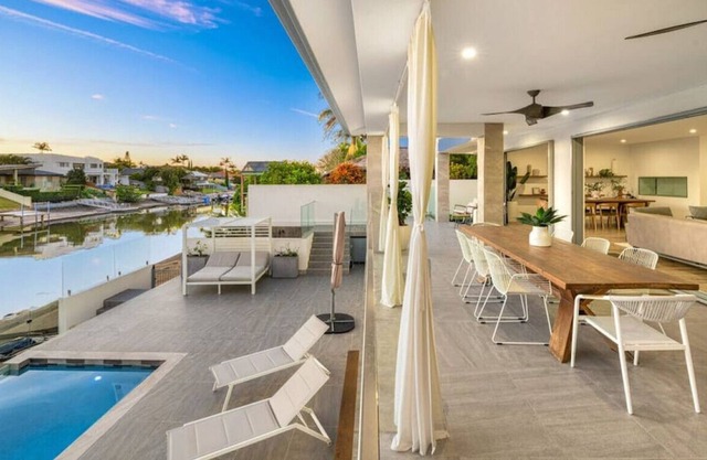 Stunning 6brm waterfront