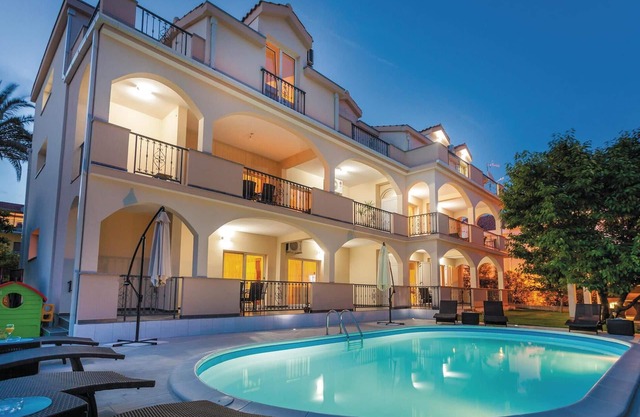 Stunning apartment in Kastel Stafilic