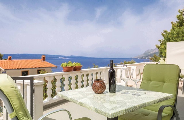 Stunning apartment in Brela