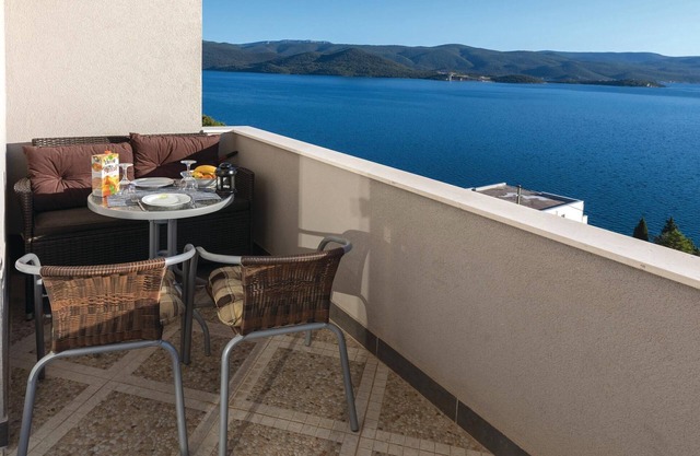Stunning apartment in Klek with WiFi