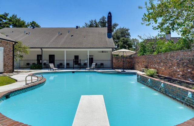 Stunning Baton Rouge Home w/Pool: Near LSU!