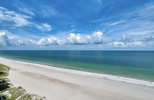 Stunning Beach Front 3 Bedroom Condo Sand Key, Clearwater. Heated Pool & Hot Tub