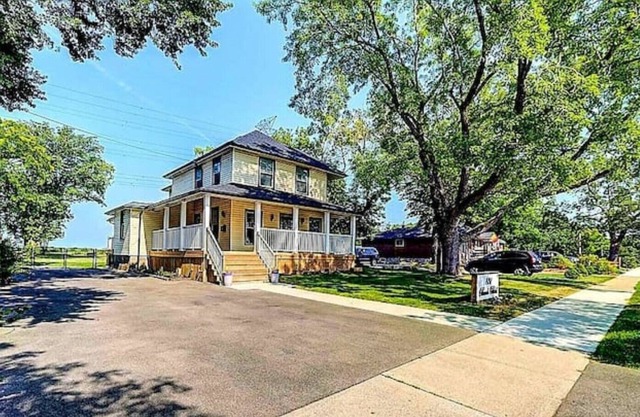 🌞 Stunning Beach House Gorgeous Views! Large Backyard 5 Queen Beds Spacious🏖