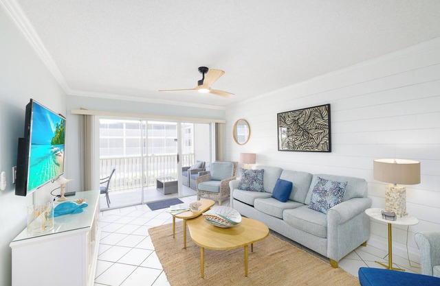 Stunning Beachfront Condo, 2bd/2bath