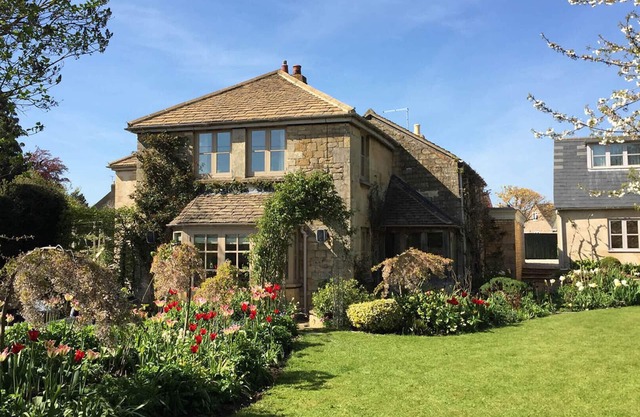 Stunning BIG COTSWOLD COTTAGE + Annexe sleeps 16