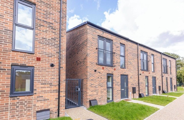 Stunning Brand New 3 Bedroom Townhouse in Salford 10 min to City Centre