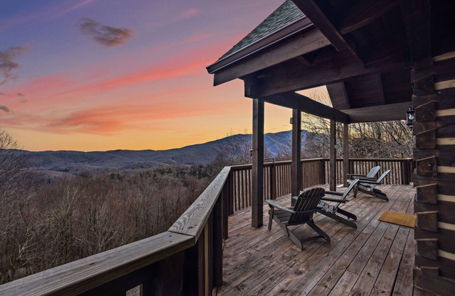 Stunning Cabin Overlooking the Blue Ridge Mountains