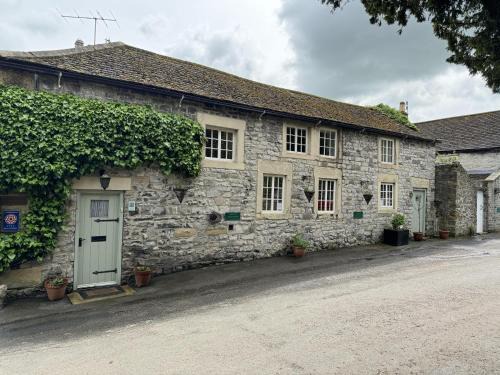 Stunning cottage - 3 Bedrooms & 3 Bathrooms