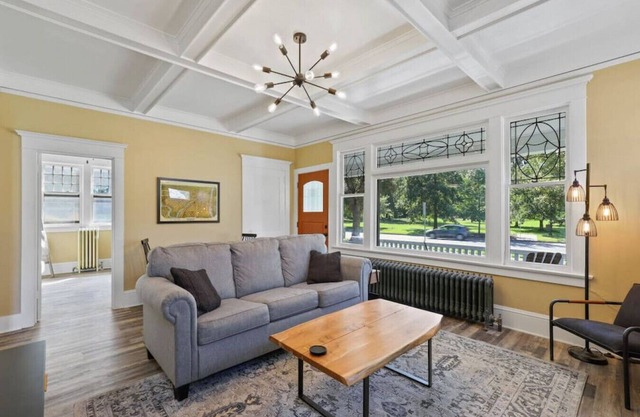 Stunning Craftsman Home in Manito! w/FREE parking!