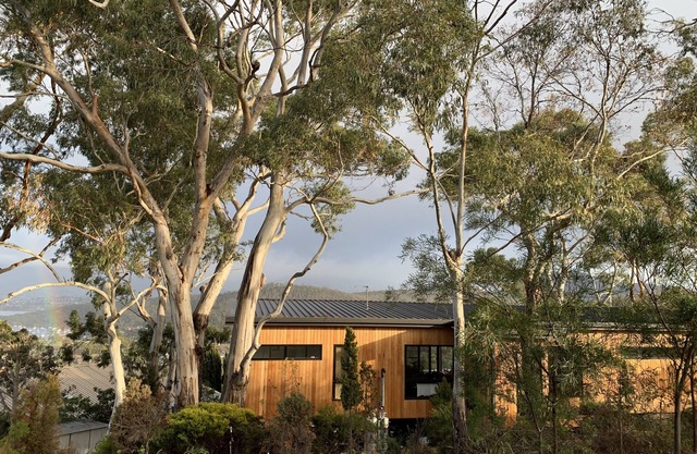 Stunning designer ecohome with incredible views: 5 stars