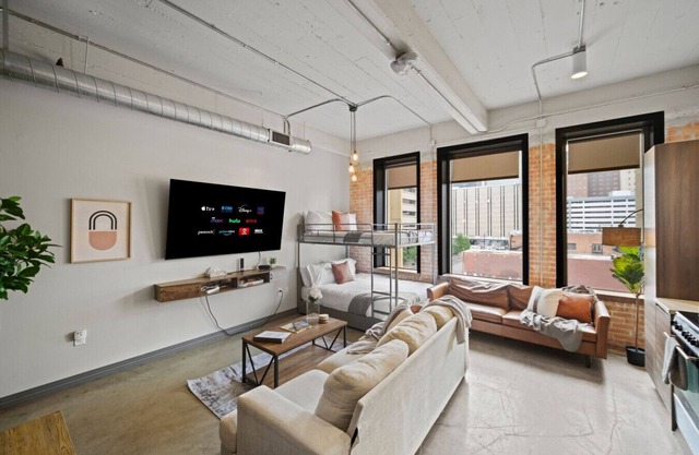 Stunning Downtown Apartment | Pool, Laundry, Parking