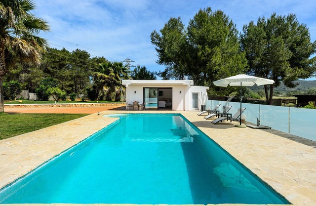 Stunning Loft "Can Maruna" with Mountain View, Wi-Fi, Garden, Terrace & Pool