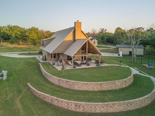Stunning Eufaula Waterfront Home in Dixie Cove