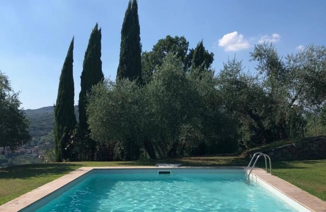 Stunning Farmhouse in Florentine hills Sleeps 8