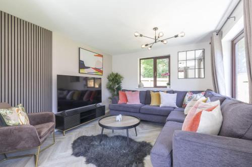 Stunning Five Bed Detached Home with Hot Tub