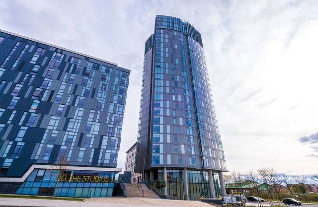 Stunning Flat with Allocated Free Parking Space