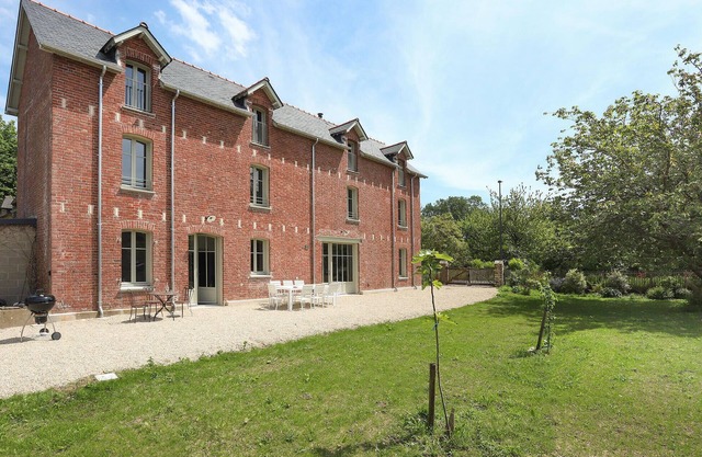 Stunning home in Le Minihic-sur-Rance