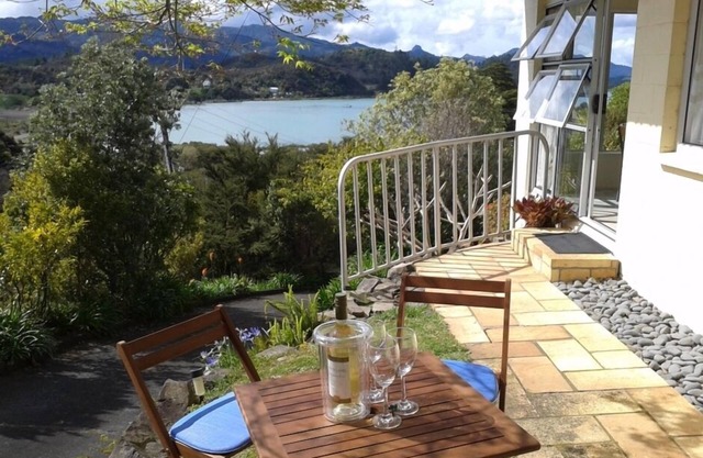 Stunning harbour views, peaceful location