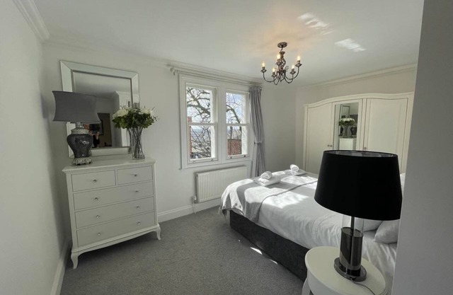 Stunning holiday home with amazing Castle views
