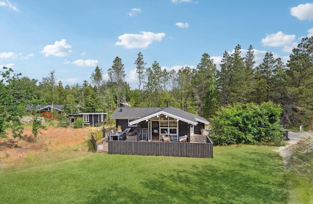 Stunning home in ålbæk with kitchen