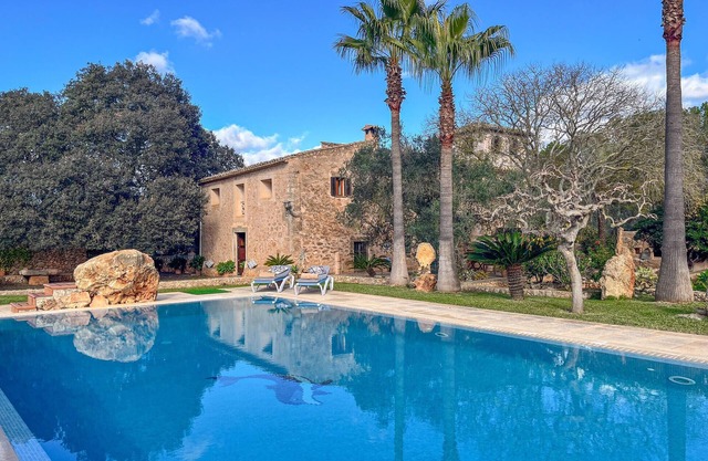Stunning home in Algaida