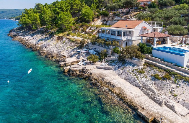 Stunning home in Blato with WiFi