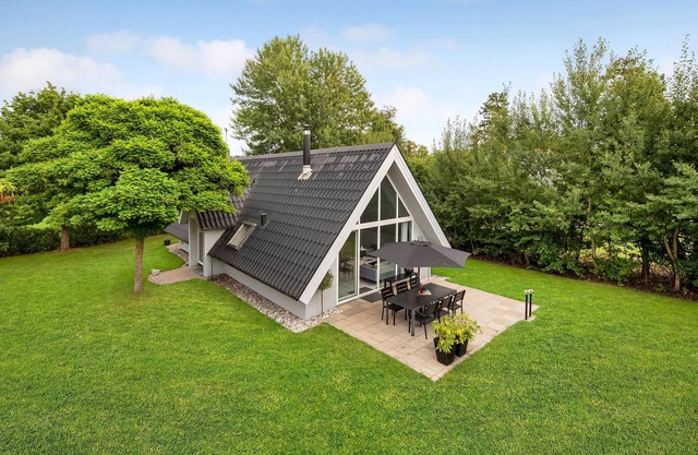 Stunning home in Ebeltoft with kitchen