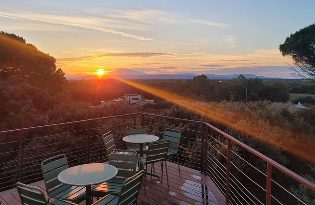 Stunning home in Suze la Rousse