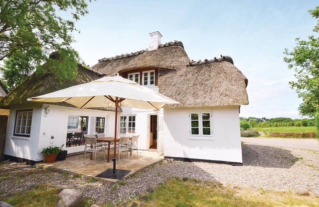 Stunning home in Gråsten with kitchen