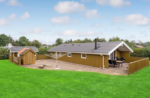 Stunning home in Hemmet with WiFi
